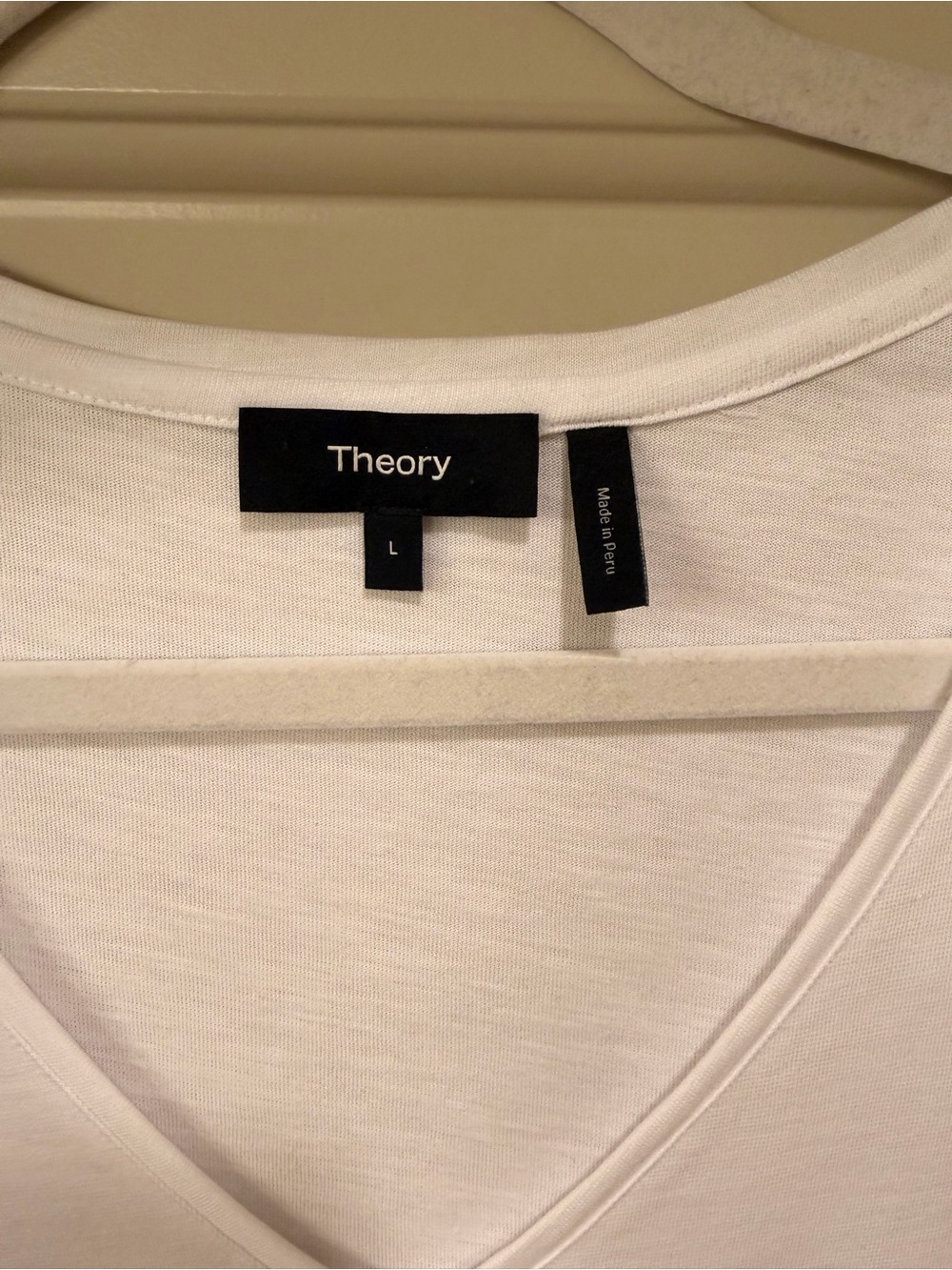 Theory Atmos White Dayne V-Neck T shirt - Picture 2 of 4